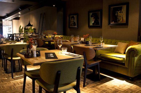 Restaurant Black and Blue